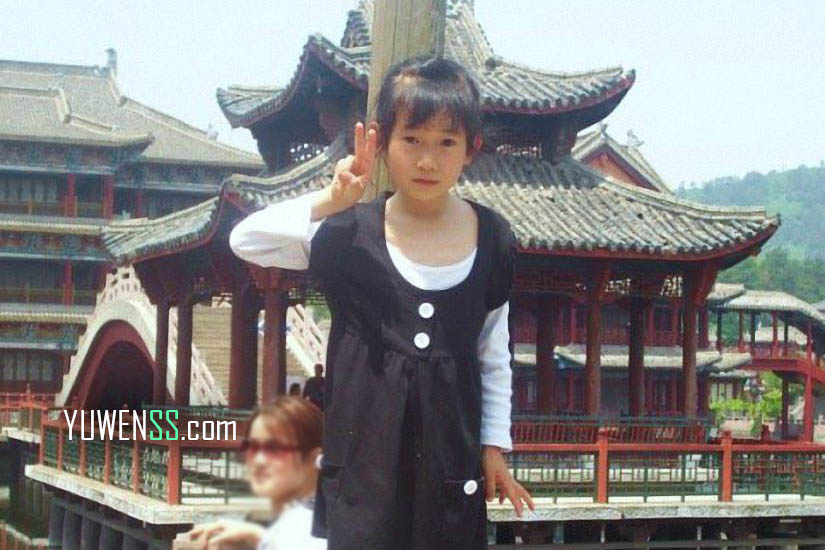 胡海婷.小黑衣剪刀手.jpg